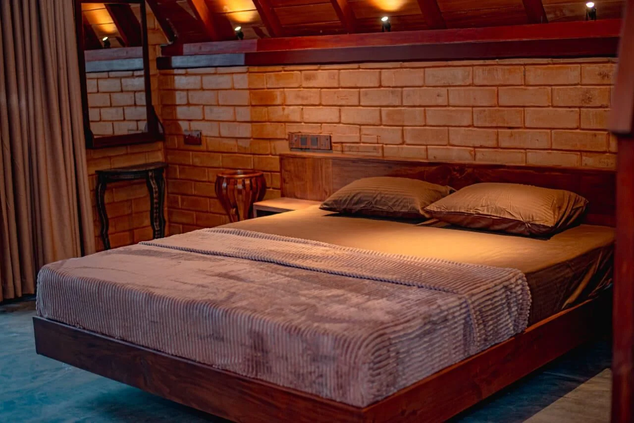 Luxury Hotel in Sinharaja - The Royal Cabin Heritage Style 7